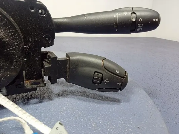 Stuurkolomschakelaar Peugeot 307 OE 98069976XT image 2