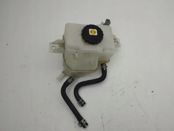 Réservoir liquide frein Toyota RAV4 OEM AMD116363 image 2
