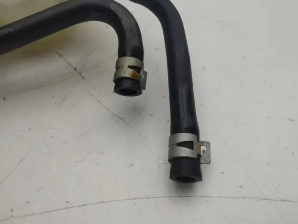 Réservoir liquide frein Toyota RAV4 OEM AMD116363 image 4