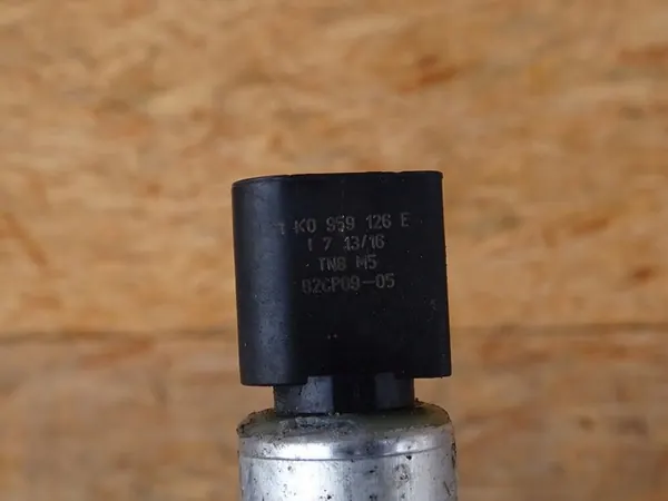 AUDI Q3 8U 11-18 Ilmastointijohdin Anturi 8U0820741D image 4