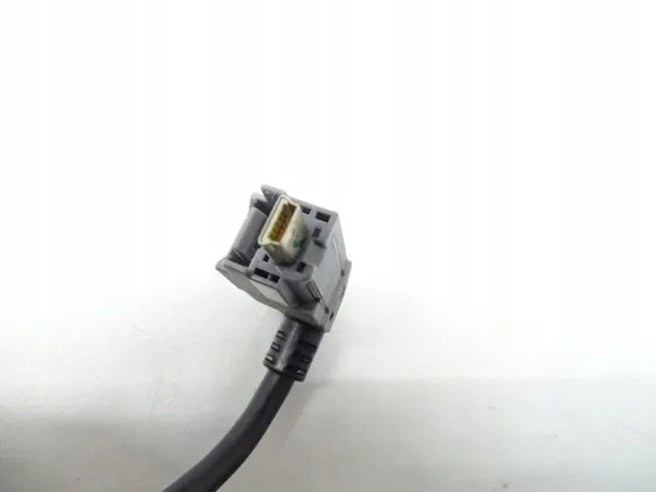 Cable Enchufe USB Tesla OEM 3664950 para Model 3 image 3
