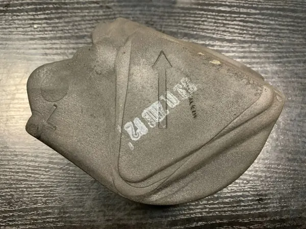 Couvre-amortisseur arrière BMW 5 E60 E61 OEM 7074481 image 2
