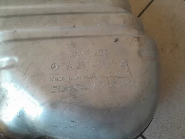 Mercedes-Benz OEM A2314911600 Silenciador Central Usado image 6