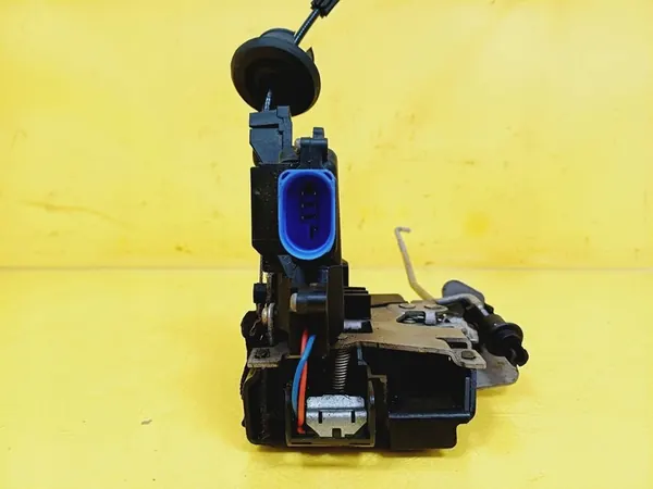 Linke Hintertürschloss Audi A3 8P 7 Pins 4E0839015 image 4