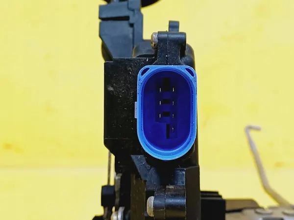 Linke Hintertürschloss Audi A3 8P 7 Pins 4E0839015 image 5