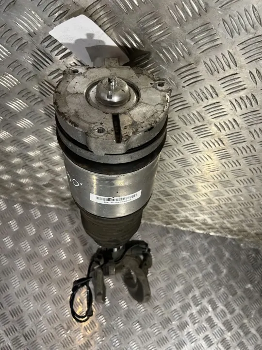 Volvo XC90 Vorderer Luftfederbein OEM 32269548 image 4