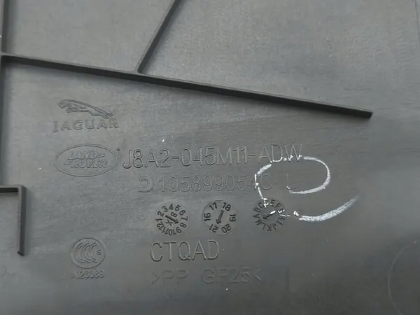 OEM J8A2045M10ADW Oikea Keskustunneli Range Rover Velar image 6
