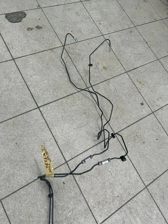 Linha de Travão Tesla Model Y OEM - Esquerda Traseira Aço image 4