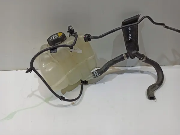 Ausdehnungsbehälter Volvo XC60 II image 2