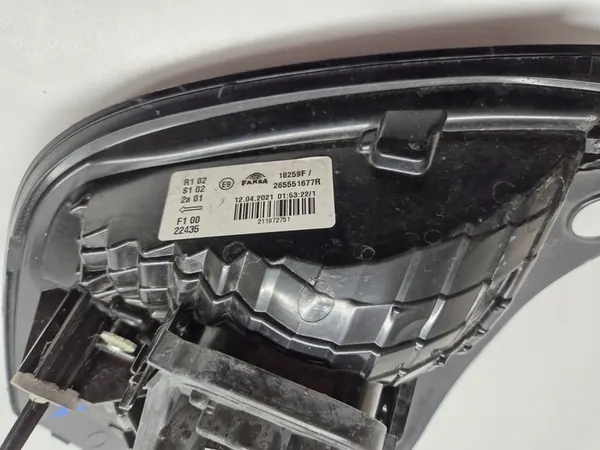 RENAULT TWINGO III LIFT LUZ TRASERA IZQUIERDA LED OEM image 4