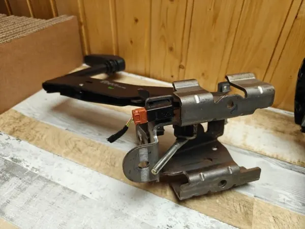 Levier de frein à main OEM 96816566ZR Peugeot 308 T7 image 4