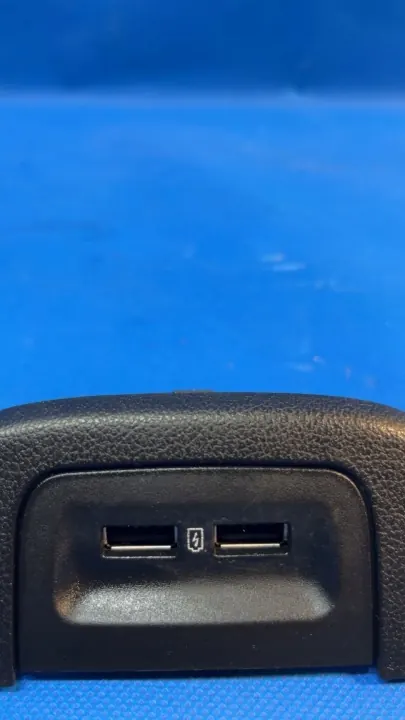 Panel de control USB OEM 5Q0035726 L para Skoda Fabia image 2