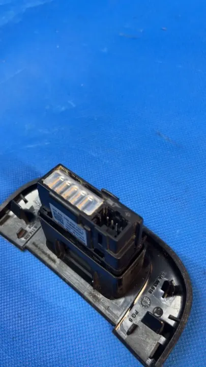 Panel de control USB OEM 5Q0035726 L para Skoda Fabia image 5