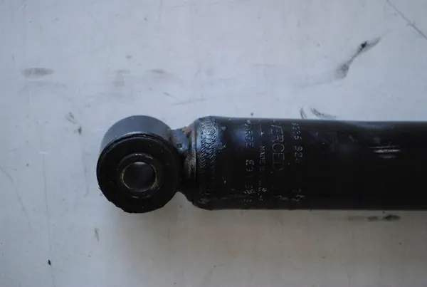 Bakre stötdämpare Mercedes Sprinter 906 Crafter A9063261300 image 3