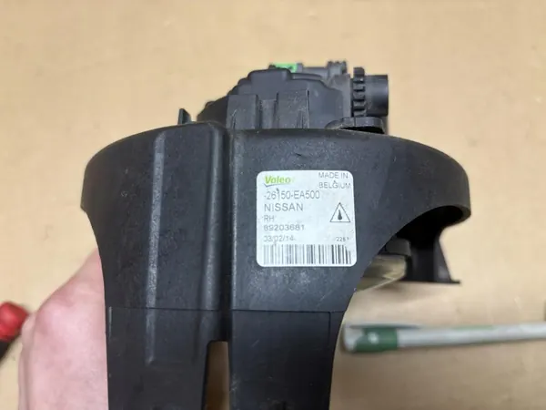 Nissan OEM 26150-EA500 Halogenstrålkastare Höger image 6