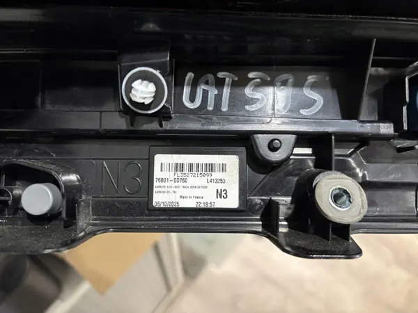 OEM 76801-0D760 Moldura Portón para Toyota Yaris Cross image 8