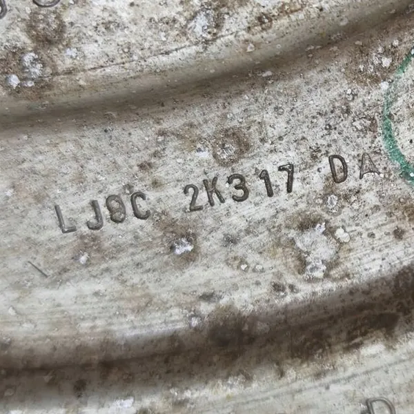 Écrou de frein arrière Ford Mustang Mach-E OEM LJ9C2K317DA image 8