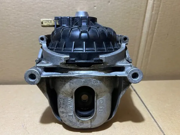 Moottorin tuki AUDI Q5 80A 2.0 TFSI 4M0199372B image 2