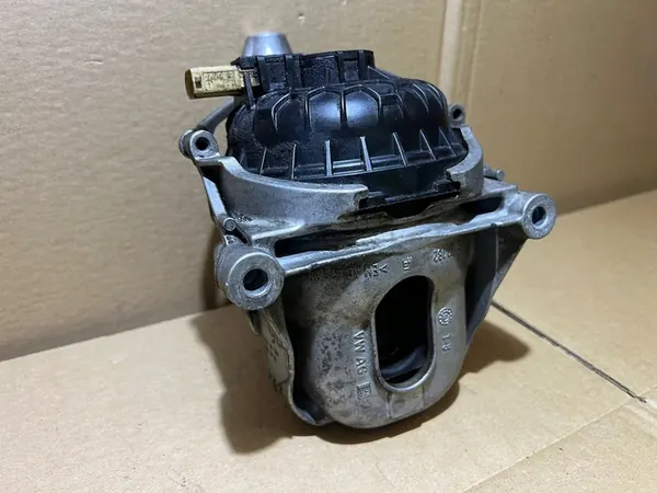 Moottorin tuki AUDI Q5 80A 2.0 TFSI 4M0199372B image 3