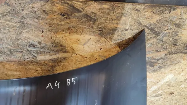 Motorhuv Audi A4 B5 Primer image 6