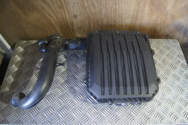 Ilmansuodattimen kotelo Polo 2G Ibiza 6F OEM image 2