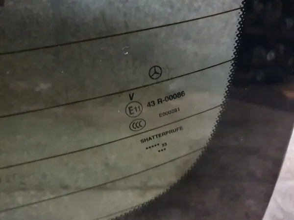Mercedes W206 bak AMG mörk ruta OEM 23R Begagnad image 3