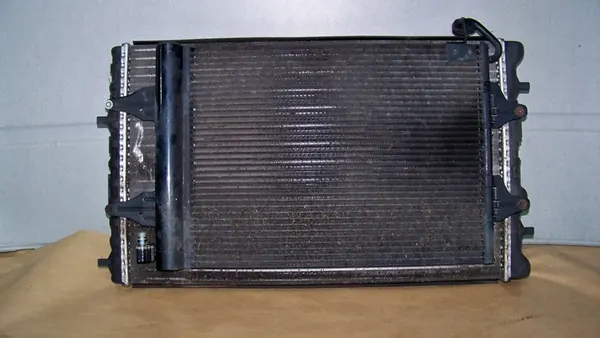 Conjunto de ventilador de refrigeración de agua Skoda Fabia I 1.2 image 4