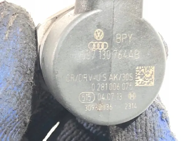 Régulateur Pression Carburant OEM 0281006075 Skoda Octavia III image 4
