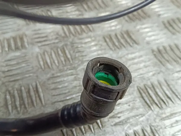 Kia OE Kraftstoff-Einfüllstutzen OEM FOB56711 - Gebraucht image 3