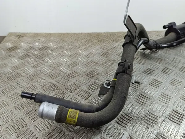 Kia OE Kraftstoff-Einfüllstutzen OEM FOB56711 - Gebraucht image 4