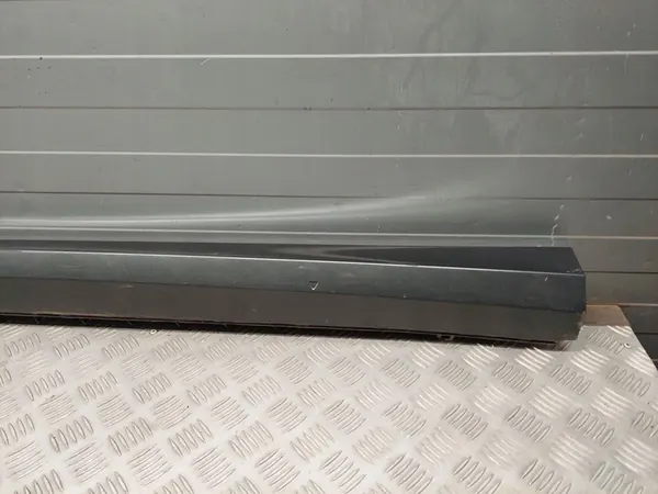 AUDI A3 8V5 S-LINE SEDAN LEFT SIDE MOULDING 8V5853859 image 3