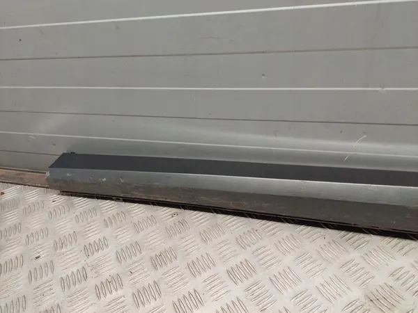 AUDI A3 8V5 S-LINE SEDAN LEFT SIDE MOULDING 8V5853859 image 5