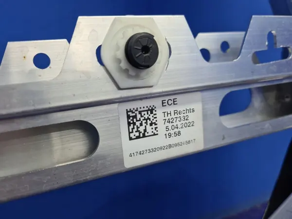 BMW i3 Oven Kehys OEM 7427332 Oikea Taka Käytetty image 8