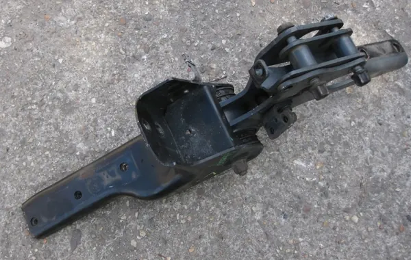 Mercedes Atego Ohjaamon Sarana Vasen OEM A9673103063 image 3