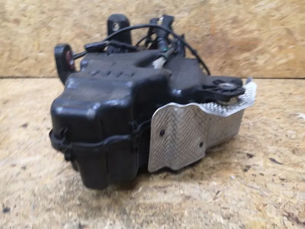 Bomba tanque AdBlue FORD KG93-5J228-AD usado OEM image 4