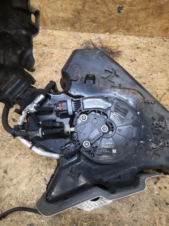 Bomba tanque AdBlue FORD KG93-5J228-AD usado OEM image 6