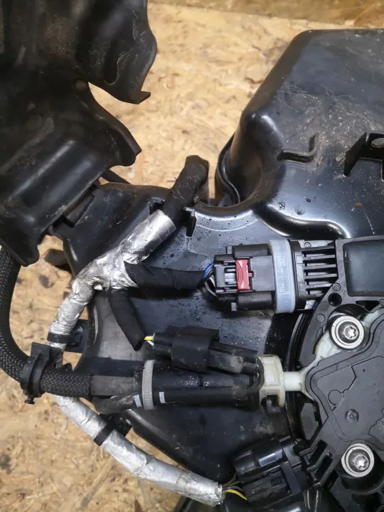 Bomba tanque AdBlue FORD KG93-5J228-AD usado OEM image 7