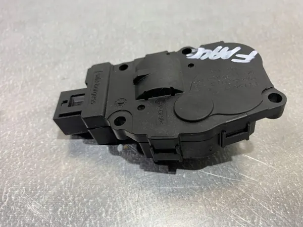 Jaguar F-Pace Ventilationslucka OEM FBZ19201 image 3