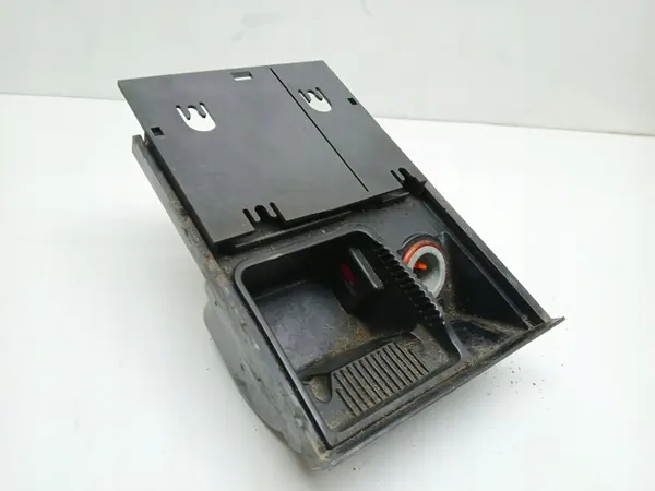 Cendrier tableau de bord OEM 1J0857961B VW Golf IV image 4