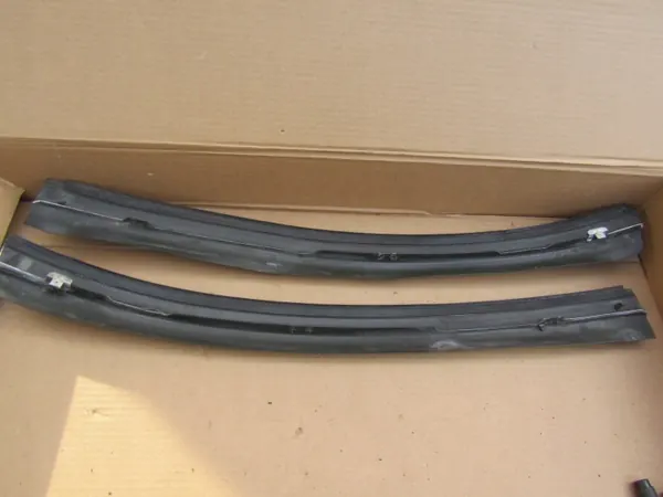 MERCEDES W124 Windschutzscheibenleistenabdeckung L+P OEM image 8