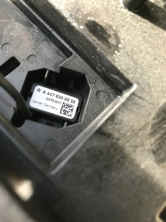 Mercedes Vito W447 Cabinedaklamp OEM A4476904350 image 10
