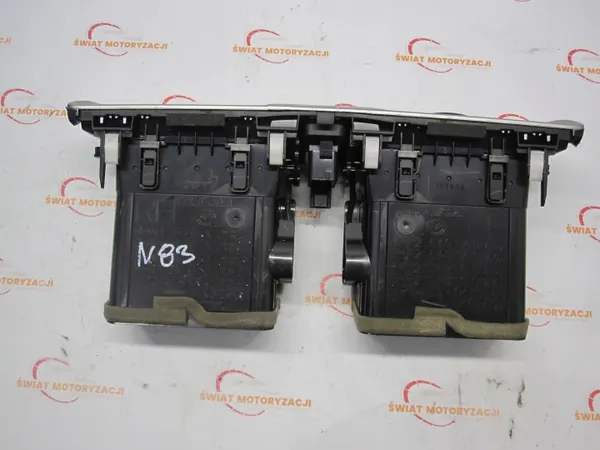 Grille de ventilation centrale Mazda 3 III 14r OEM BHR16491X image 2