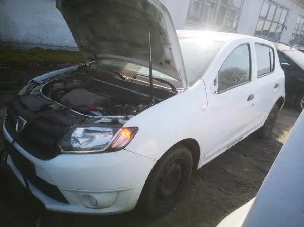 Pompe à huile OEM 702748 pour Dacia Sandero 1.2L 2013 image 6