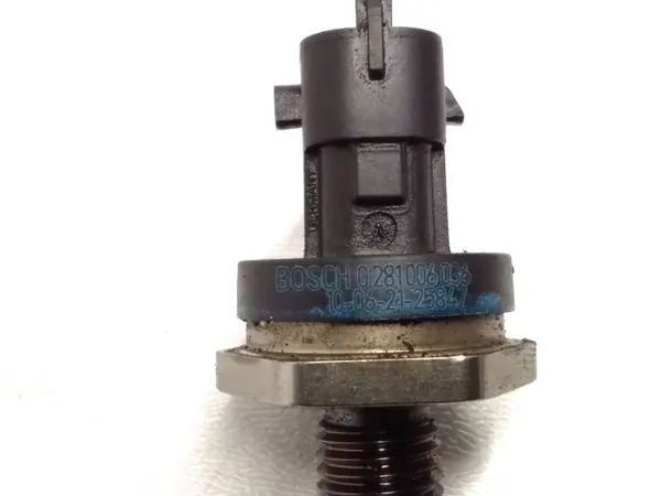 Capteur de pression carburant OEM 0281006036 Renault Master image 4