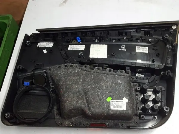 VW Passat B7 Front links Türblech OEM TOC50070 image 6