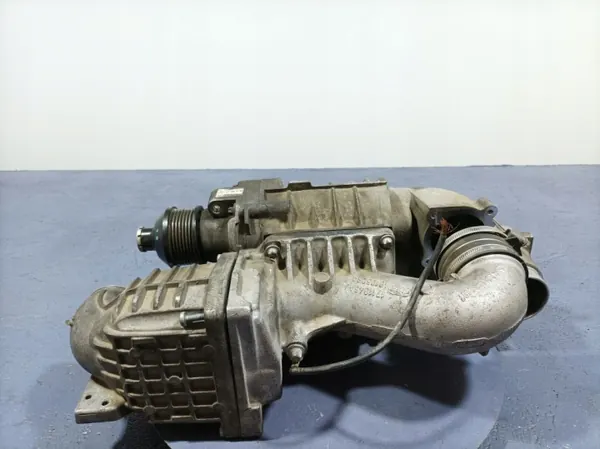 Compressor Mercedes OEM A2710902780 para C W204 image 2