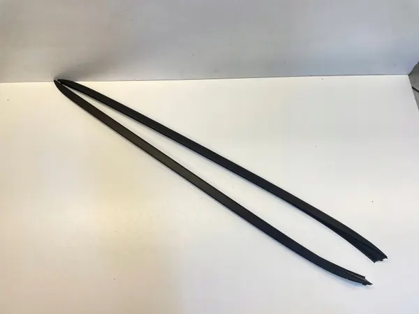 Tuulilasin tiiviste OEM 86132-G3000 Vasen/Oikea image 2