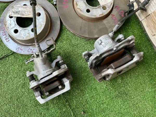OEM 6799351 6799383 Remklauwen Schijven Blokken Mini F55 F56 F57 image 3