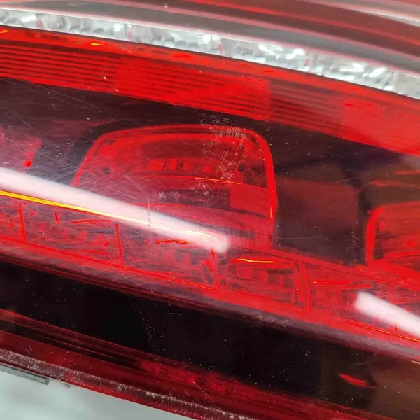 Luz de maletero izquierda VW GOLF VII VARIANT 5G0945307F image 8