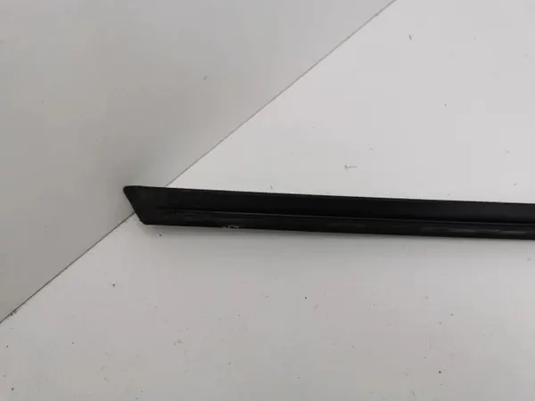 Skoda Octavia Mk4 2022 Coupé Scheibenleiste OEM 5E3854328 image 8